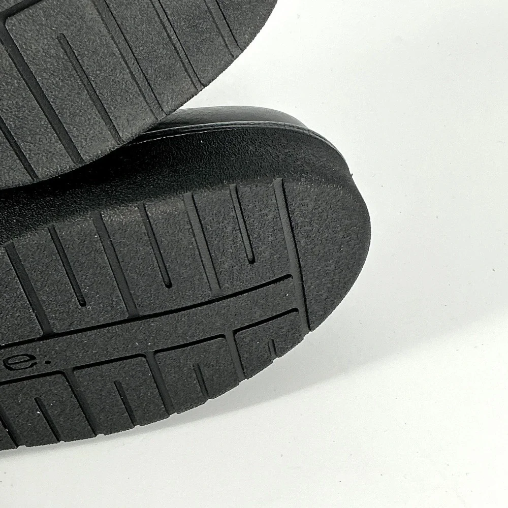 Vince. Size 7 Black‎ Leather Platform Chelsea Boots Water Repellent Pinecrest